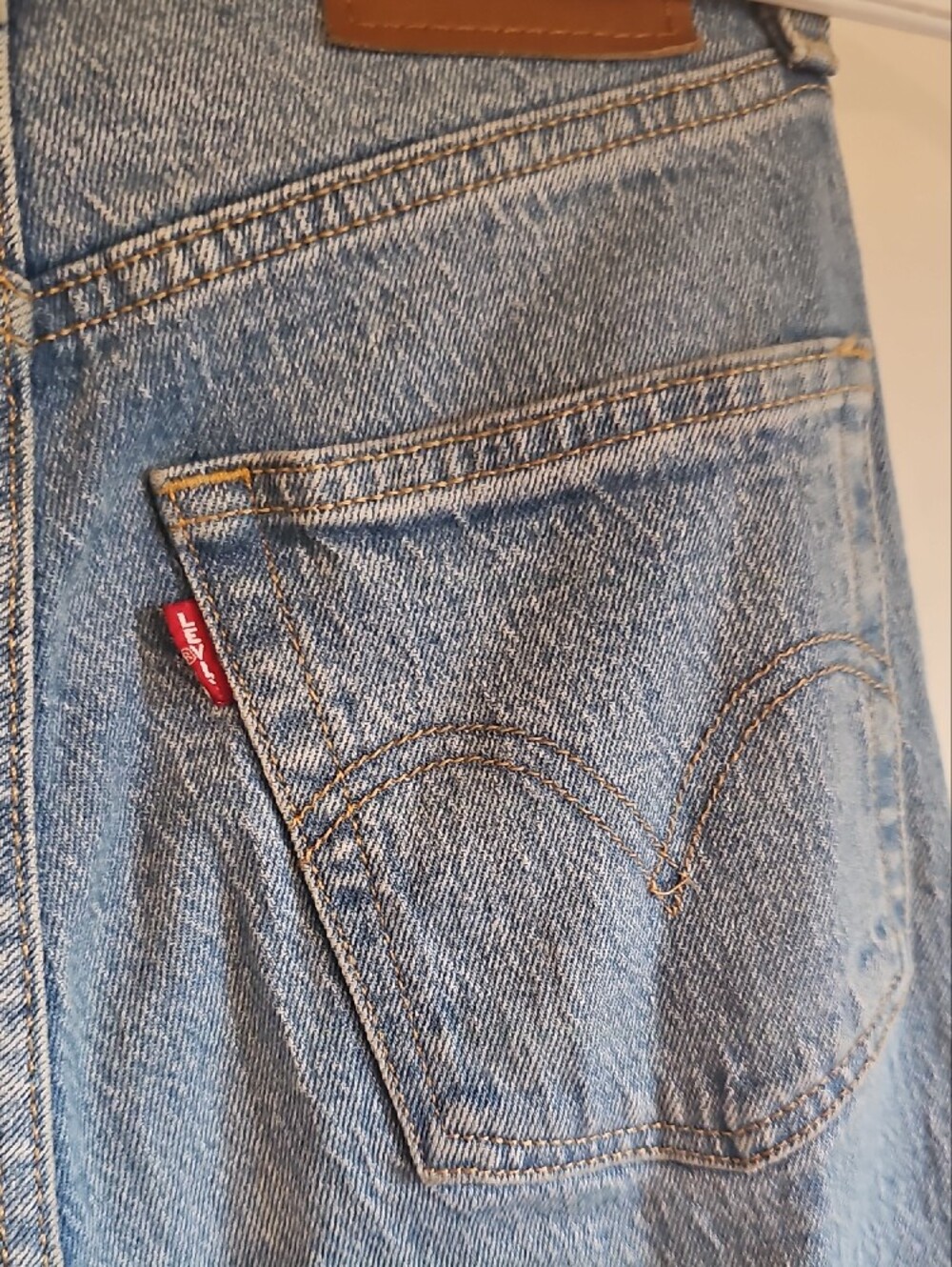 Classic Light Blue Levi's Women's High-Rise Jeans
